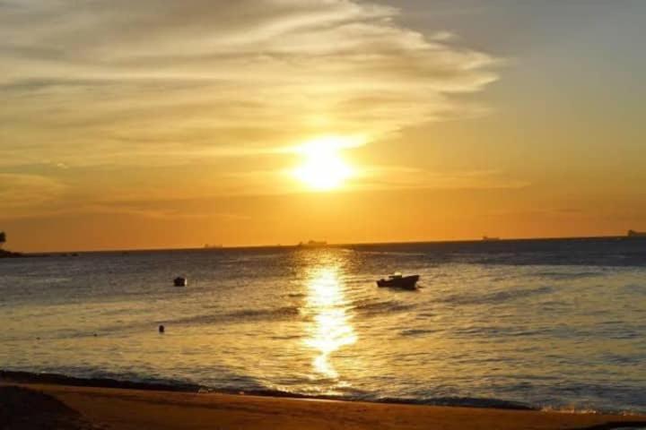 Suite Pe Na Areia- Espaco Independente Na Praia Do Curral Com Localizacao Privilegiada - Simplicidade E Comodidade Com O Por Do Sol Mais Lindo De Ilhabela - Melhor Custo Beneficio Para Ate 4 Pessoas , Na Av Jose Pacheco Do Nascimento Nº 7682 エクステリア 写真