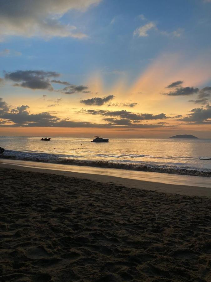 Suite Pe Na Areia- Espaco Independente Na Praia Do Curral Com Localizacao Privilegiada - Simplicidade E Comodidade Com O Por Do Sol Mais Lindo De Ilhabela - Melhor Custo Beneficio Para Ate 4 Pessoas , Na Av Jose Pacheco Do Nascimento Nº 7682 エクステリア 写真
