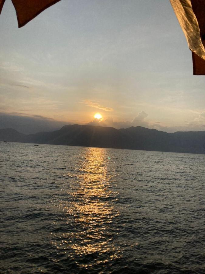 Suite Pe Na Areia- Espaco Independente Na Praia Do Curral Com Localizacao Privilegiada - Simplicidade E Comodidade Com O Por Do Sol Mais Lindo De Ilhabela - Melhor Custo Beneficio Para Ate 4 Pessoas , Na Av Jose Pacheco Do Nascimento Nº 7682 エクステリア 写真