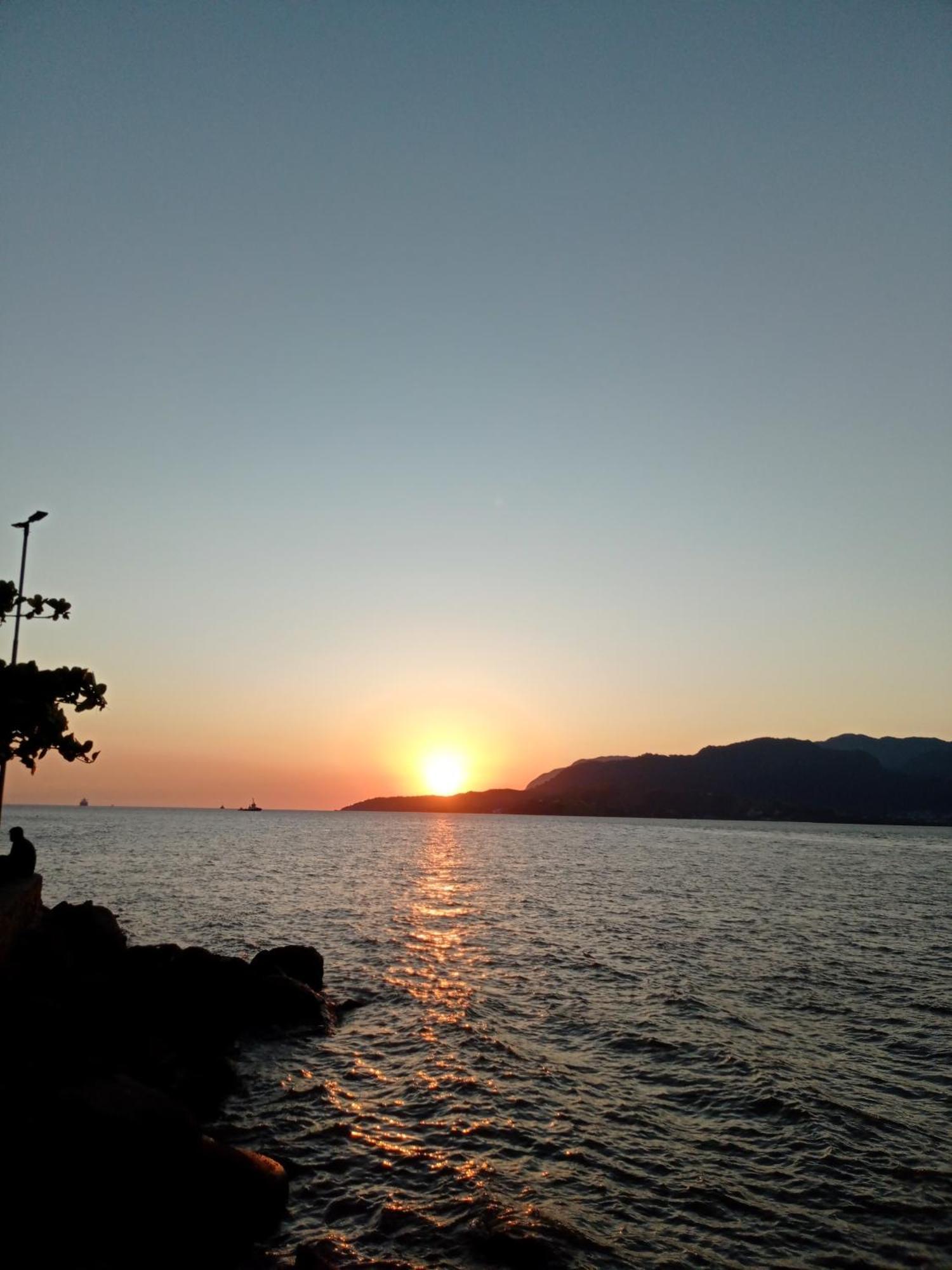 Suite Pe Na Areia- Espaco Independente Na Praia Do Curral Com Localizacao Privilegiada - Simplicidade E Comodidade Com O Por Do Sol Mais Lindo De Ilhabela - Melhor Custo Beneficio Para Ate 4 Pessoas , Na Av Jose Pacheco Do Nascimento Nº 7682 エクステリア 写真